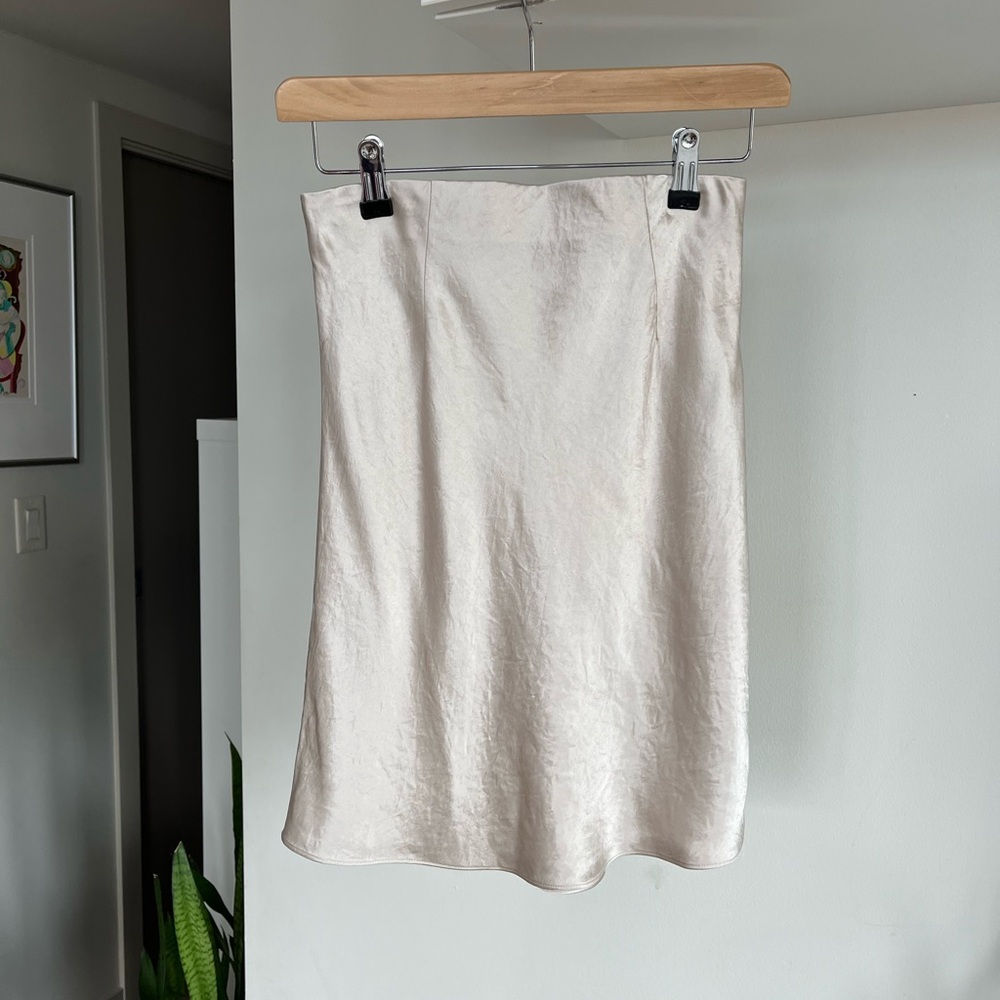 Aritzia Babaton Slip Mini Skirt in Denude Feminine Satin - Picture 7 of 9